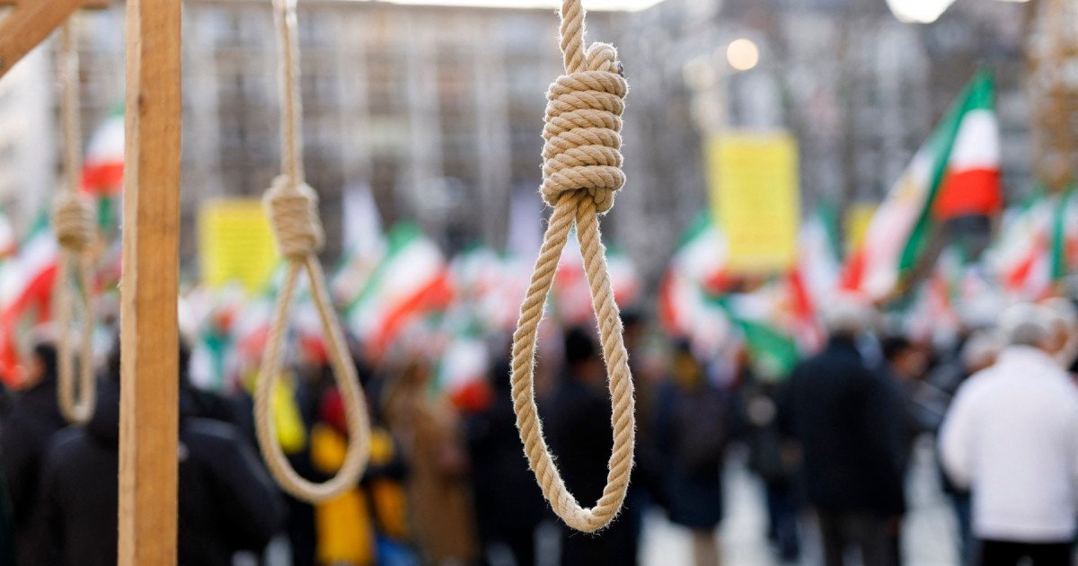  Iranul anunţă executarea a nouă membri ai grupării Statul Islamic