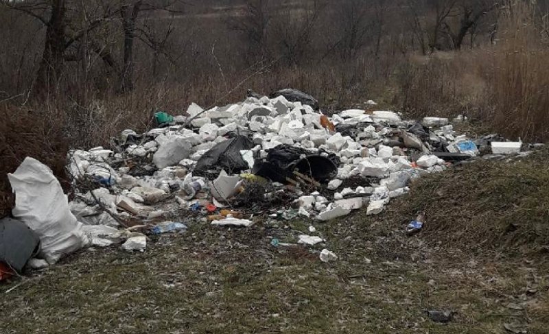  Cum pot fi reclamaţi cei care aruncă ilegal deşeuri. Două aplicaţii folositoare