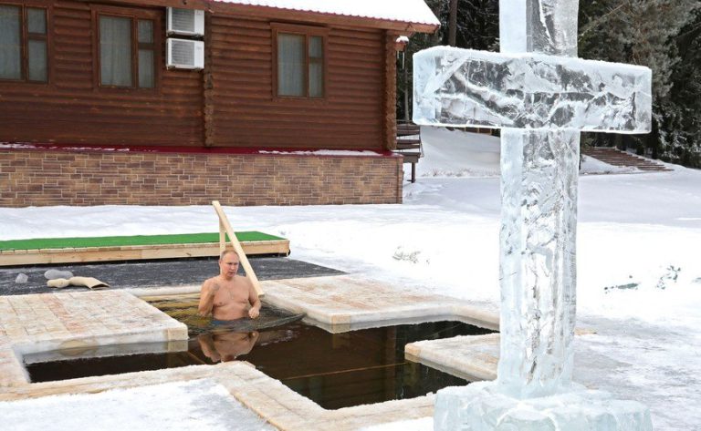 Probleme pentru criminalul Putin? Al patrulea an la rând când nu are curaj să facă baie de Bobotează