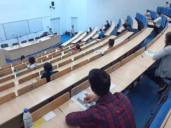  Se reintroduc probele scrise la admiterea din 2023 la UAIC. Capetele de afiş: Facultatea de Drept şi cea de Informatică