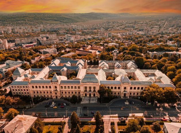  UAIC a primit cadou un han de 2 milioane de lei în Suceava