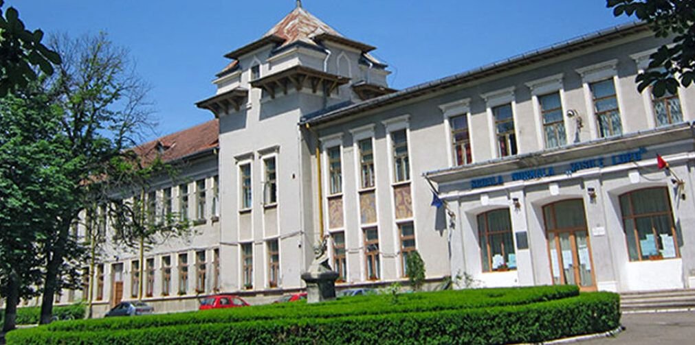 O instituţie istorică ieşeană, cea mai veche din ţară, dinamitată de noua Lege a Educaţiei. Reacţiile specialiştilor ieşeni: ce se mai poate face?