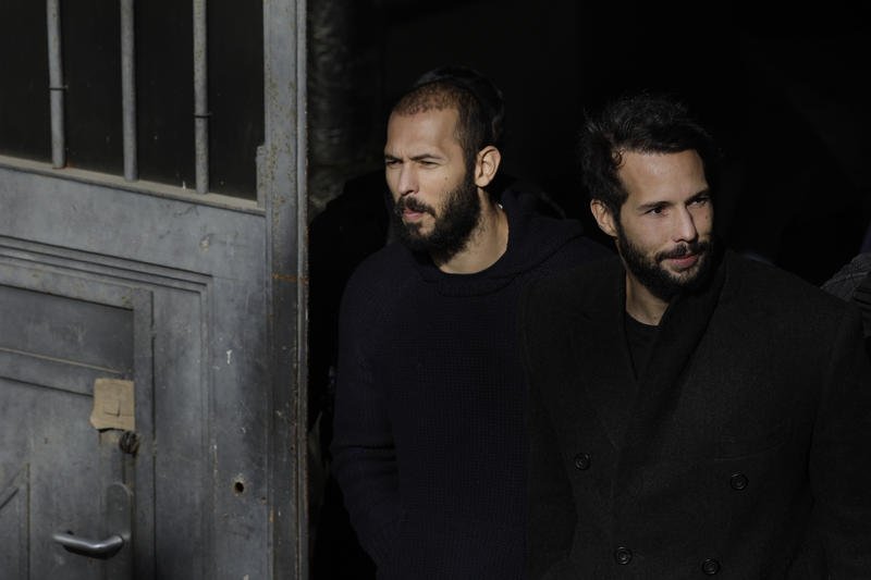  Cum își explică Crin Antonescu plecarea fraților Tate din România: „Probabil că au avut nişte urgenţe pe care DIICOT le-a înţeles şi le-a permis”