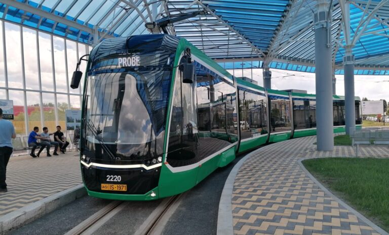 Șapte tramvaie noi și 25 de autobuze electrice vor ajunge în 2025 la Iași