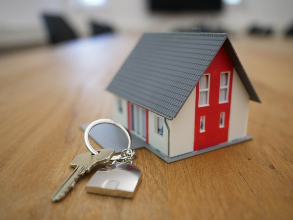 Te-ai păcălit cu casa abia cumparată? Iată când poţi primi despăgubiri de la vânzător şi când nu! Păţania unei familii de ieşeni
