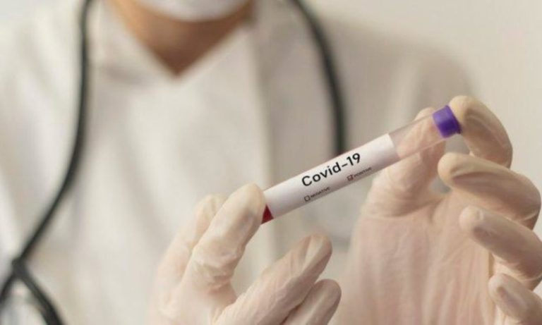 Pandemia nu a dispărut: săptămâna aceasta au fost şi peste 100 de cazuri noi pe zi la Iaşi, dar şi trei decese