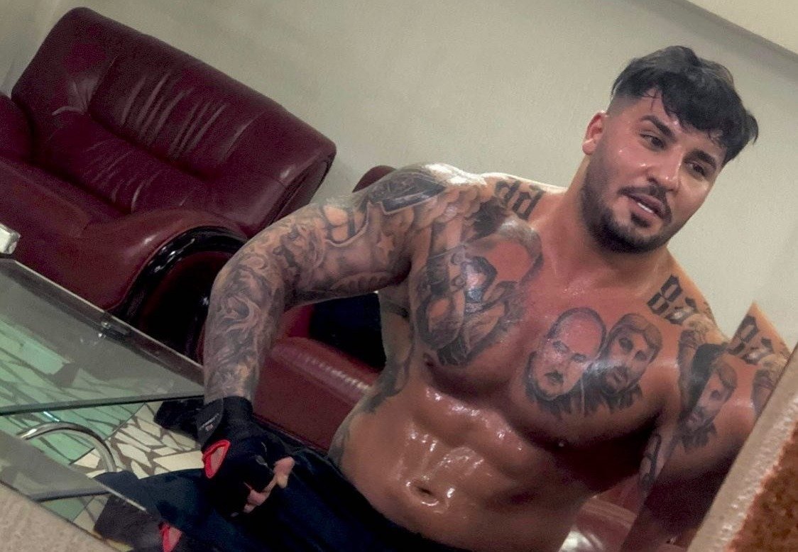  Fiul lui Sile Cămătaru, filmat în timp ce își lovea copilul cu pumnii și palmele, pe stradă