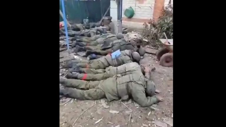 Kievul anunţă că a luat prizonieri 909 militari ruşi în Kursk
