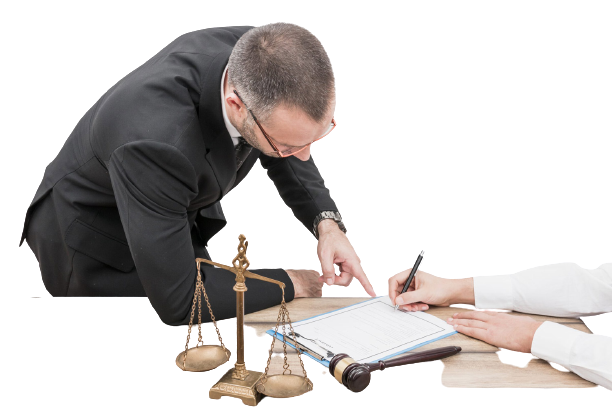  Caz nemaiauzit: ultimul descendent al familiei „Bulă” – Avocatul cere instanţei să forţeze „divorţul” unui ieşean, pentru a-i putea lua din avere