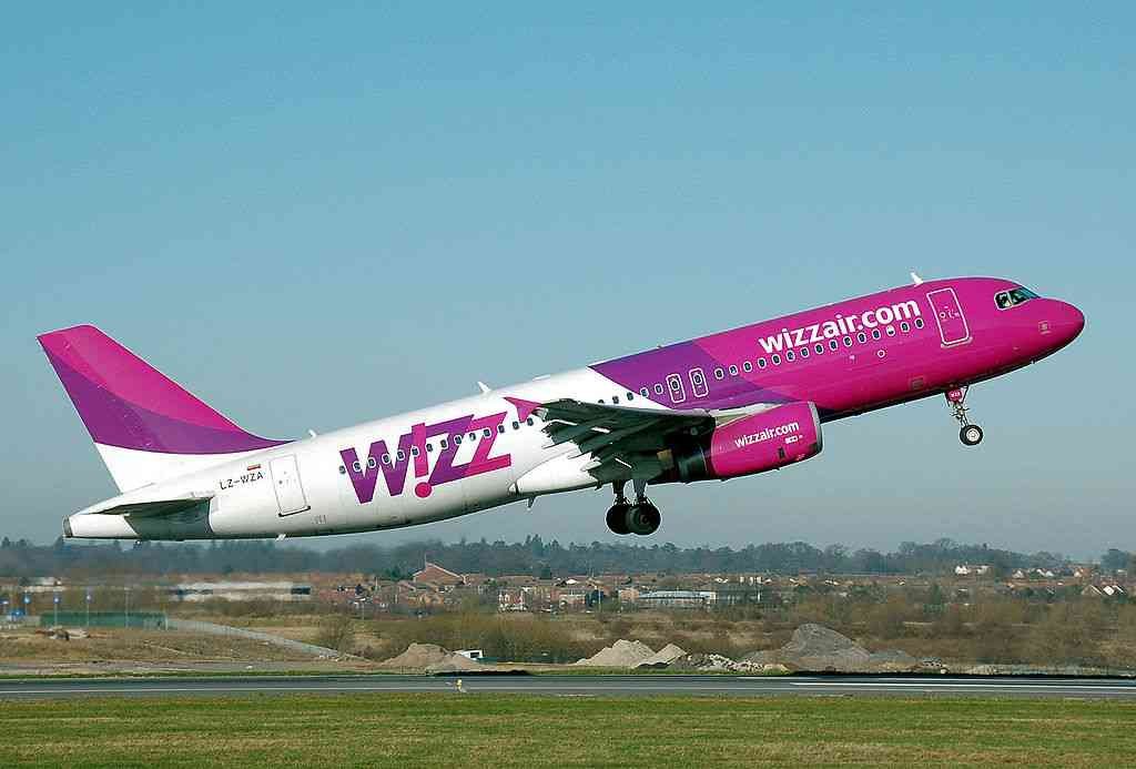 Wizz Air a câștigat un proces în fața a zeci de ieșeni cu toate că nu s-a apărat în niciun fel. Cum a fost posibil