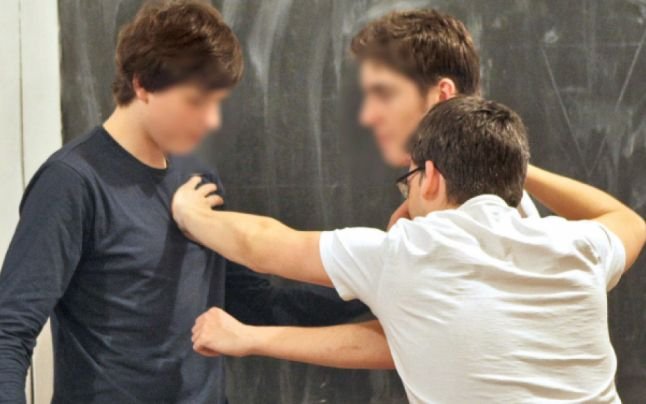 Exmatriculare, amenzi pentru părinţi, interzicerea telefoanelor! Ce se poate face la Iaşi împotriva elevilor violenţi