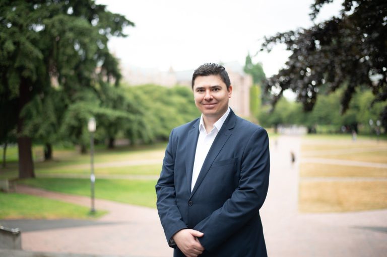 INTERVIU: Un ieşean stabilit în SUA, desemnat de către MIT între cei mai proeminenţi inovatori sub 35 de ani din Europa
