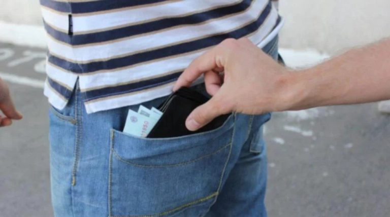 Un hoț de portofele mai puțin pe străzile Iașului. Opera doar în zone centrale. Prima sentință: peste 4 ani de pușcărie