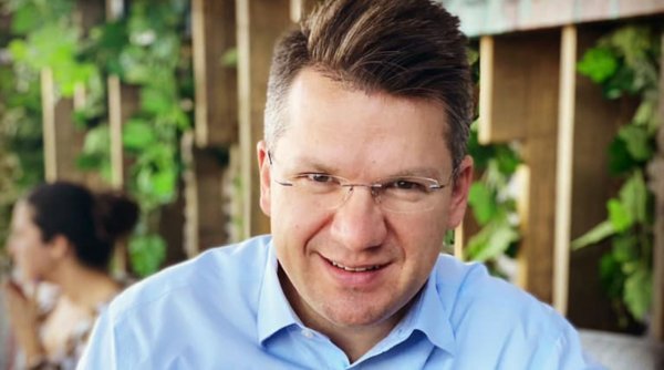 Ionuţ Moşteanu: Frăţia PSD-PNL-AUR face scut în jurul lui Mihail Neamţu