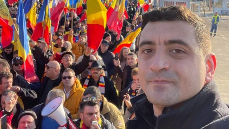 Un cetățean polonez a fost ridicat de jandarmi de la protestul AUR din Capitală
