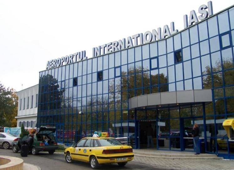 Taximetriștii din zona aeroporturilor, verificați de Poliția Transporturilor. Au fost inspectate 218 autovehicule şi s-au aplicat 104 sancţiuni contravenţionale