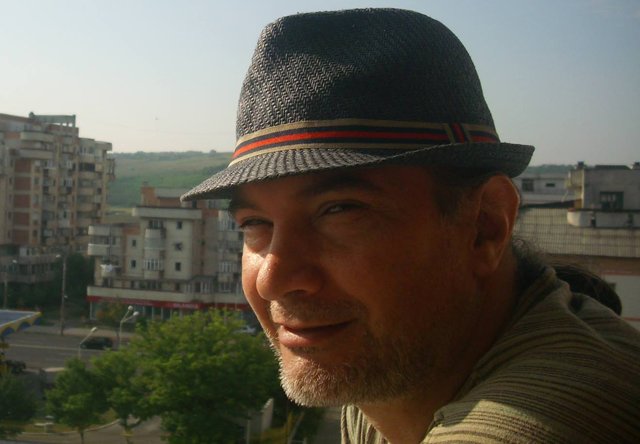  În căutarea configuraţiilor regionale optime (II). Regiunile delimitate identitar