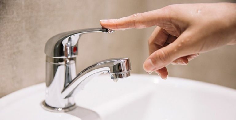Situaţie critică în bazinul râului Târnava Mică. S-a închis priza de apă brută la Fântânele, urmează să fie sistată apa la Târnăveni, Băgaciu, Găneşti şi Adămuş