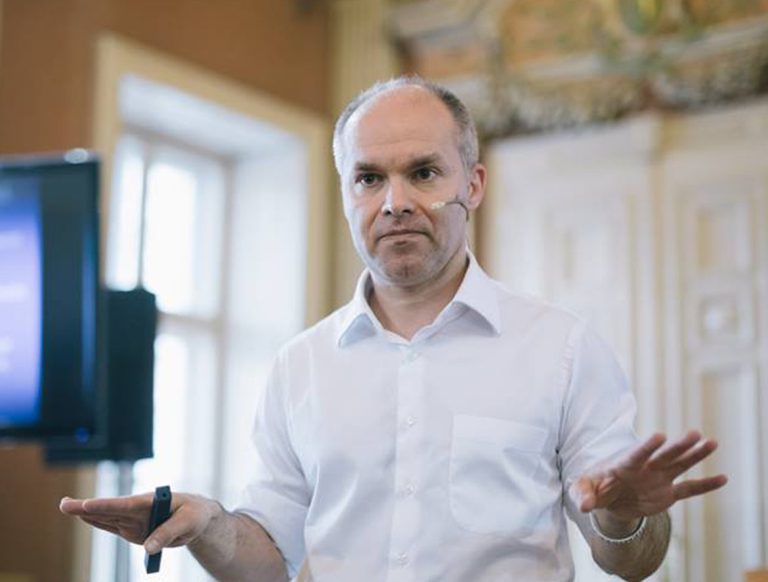Daniel Funeriu susține că dacă va ajunge președinte, va face public „tot ce se știe despre anularea alegerilor”