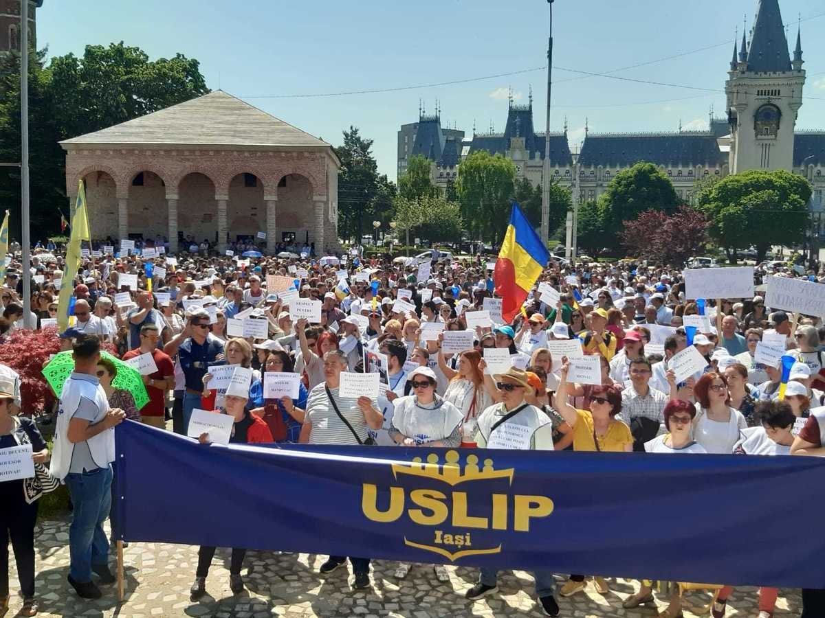 INCERTITUDINE Începe sau nu luni școala la Iași? Sindicatele anunță proteste și boicot, profesorii se pregătesc pentru întâlnirea cu elevii. Vor fi sau nu plătiți greviștii?