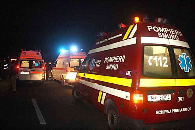 Accident cu cinci victime în Iaşi – Trafic oprit lângă Valea Lupului. O victimă inconştientă