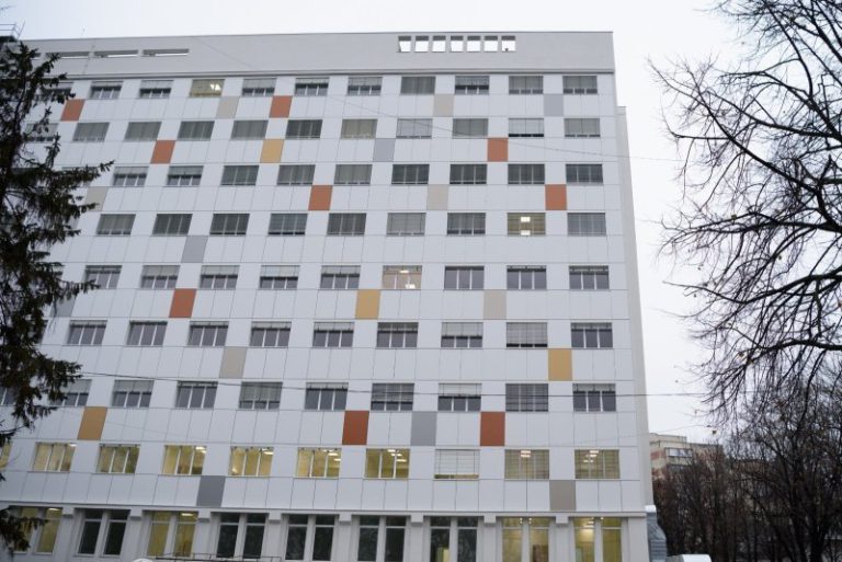 Se șterg urme la Spitalul din Iași unde au murit șapte copii? Informații publice dispar peste noapte