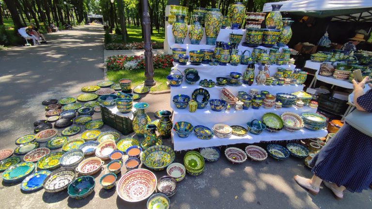Programul târgului de ceramică tradițională „Cucuteni – 5000” din acest weekend, din Copou