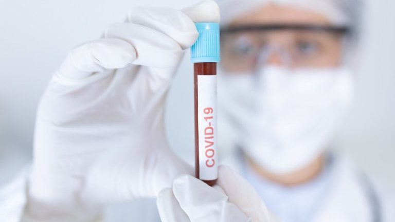 Iaşul, în topul judeţelor cu cele mai multe cazuri de COVID-19 înregistrate în ultima săptămână. Virusul se pare că nu mai ţine cont de vaccin