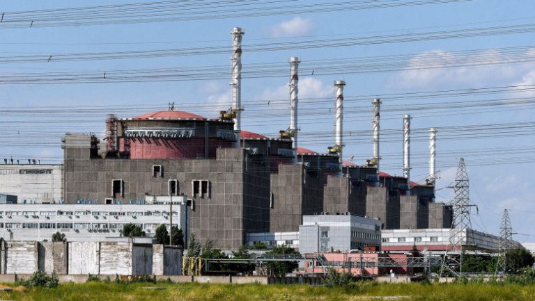 Radiațiile și bombele rusești amenință acest oraș ucrainean, așa că se construiesc școli în subteran