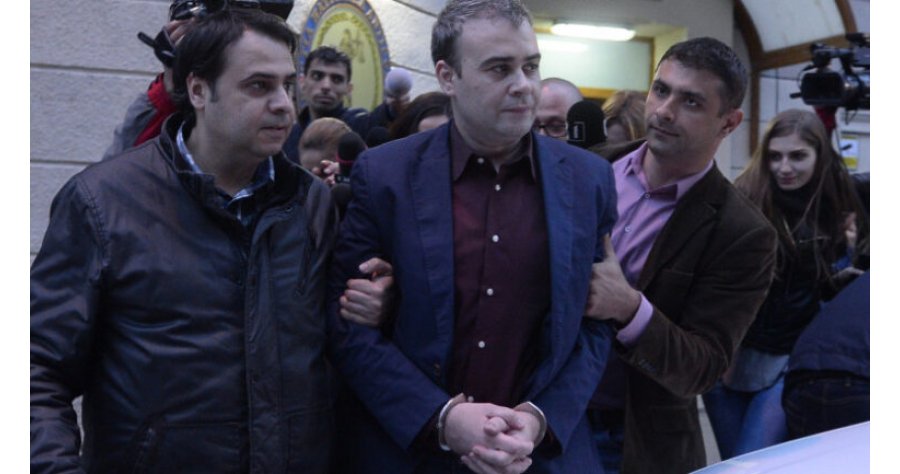  Pedeapsa fugarului Darius Vâlcov, redusă de la şase ani la cinci ani de Înalta Curte