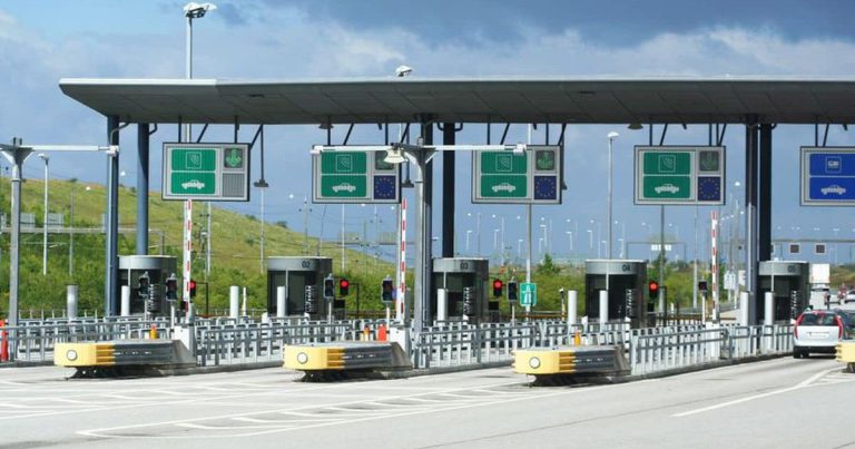 Metodă nouă de plată a taxei de pod de la Fetești - Cernavodă. Cât costă taxa de pod?