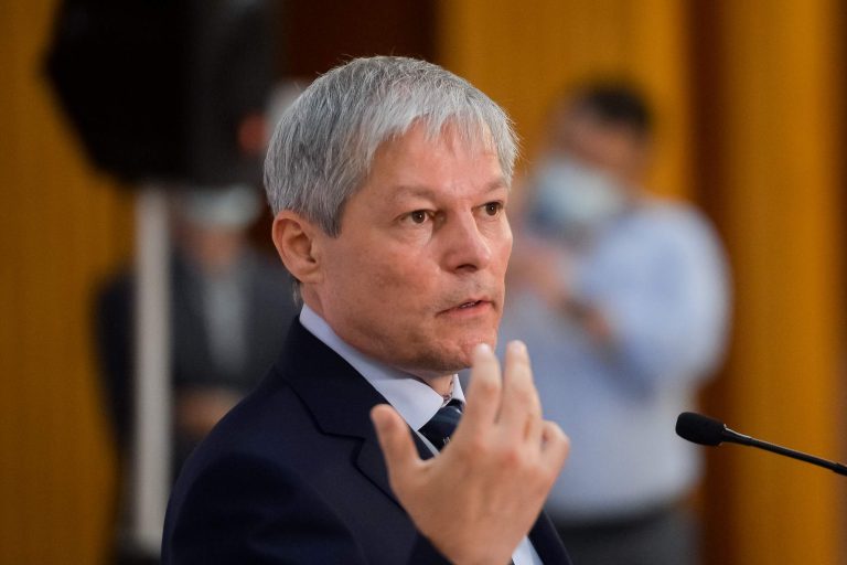 Defapt.ro: Bolojan și-a luat doi consilieri pe mâna lui Cioloș, dar nici măcar ei nu știu ce atribuții au la Cancelaria premierului