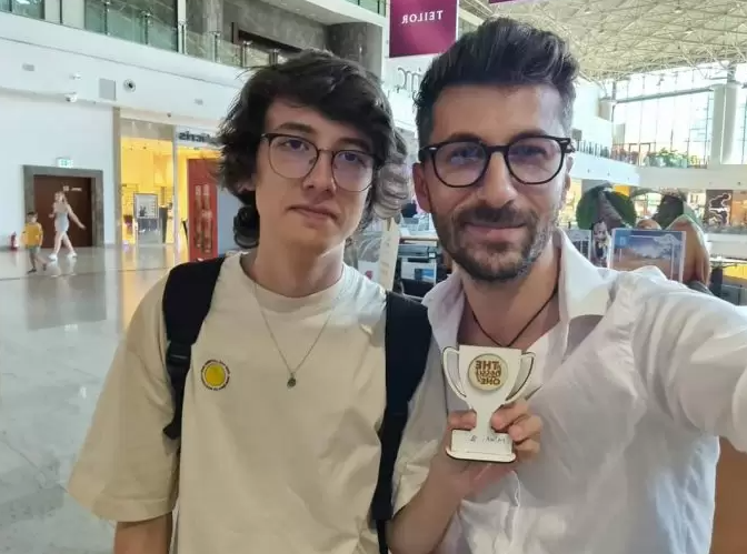  Elev și profesor umiliți la un concurs organizat la Iași de Ministerul Educației. ”Am văzut în ochii copiilor dezamăgire. Și m-a durut”