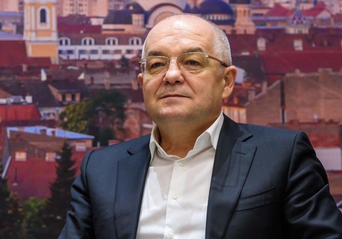 Emil Boc îl critică pe Nicușor Dan: „ Mi se plângeau taximetriştii din București că se spală în lighean, pentru că nu aveau apă caldă”