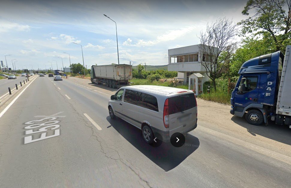  Se pun semafoare în faţa fostului post de poliţie de la ieşirea din Iaşi prin Păcurari. Întoarceri la 180 de grade