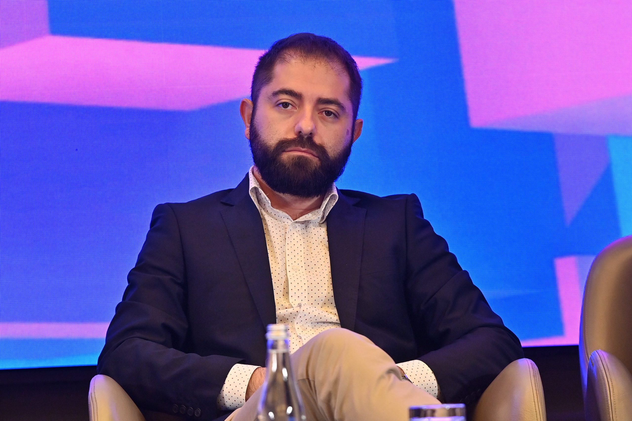 Negocierile pentru măsurile fiscal-bugetare continuă miercuri. Radu Burnete: „Au fost înregistrate progrese”