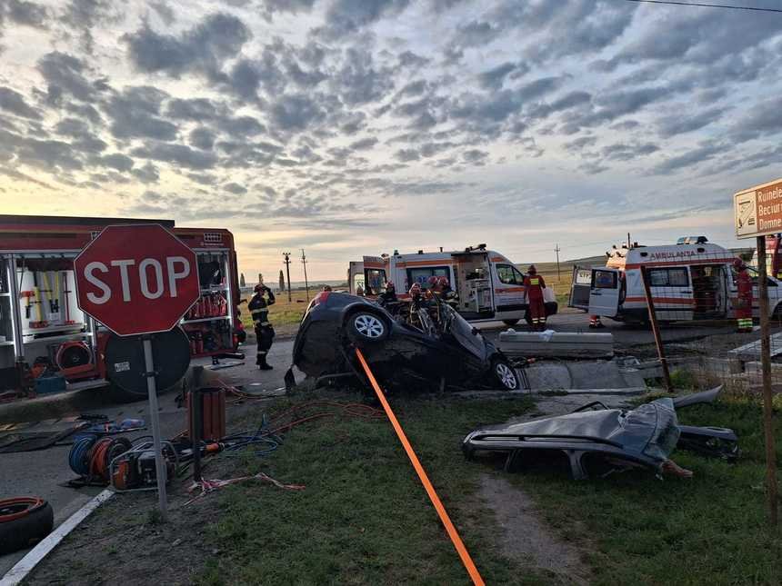  Iaşi: Accident grav, cu trei victime, două încarcerate, la Cotnari – FOTO