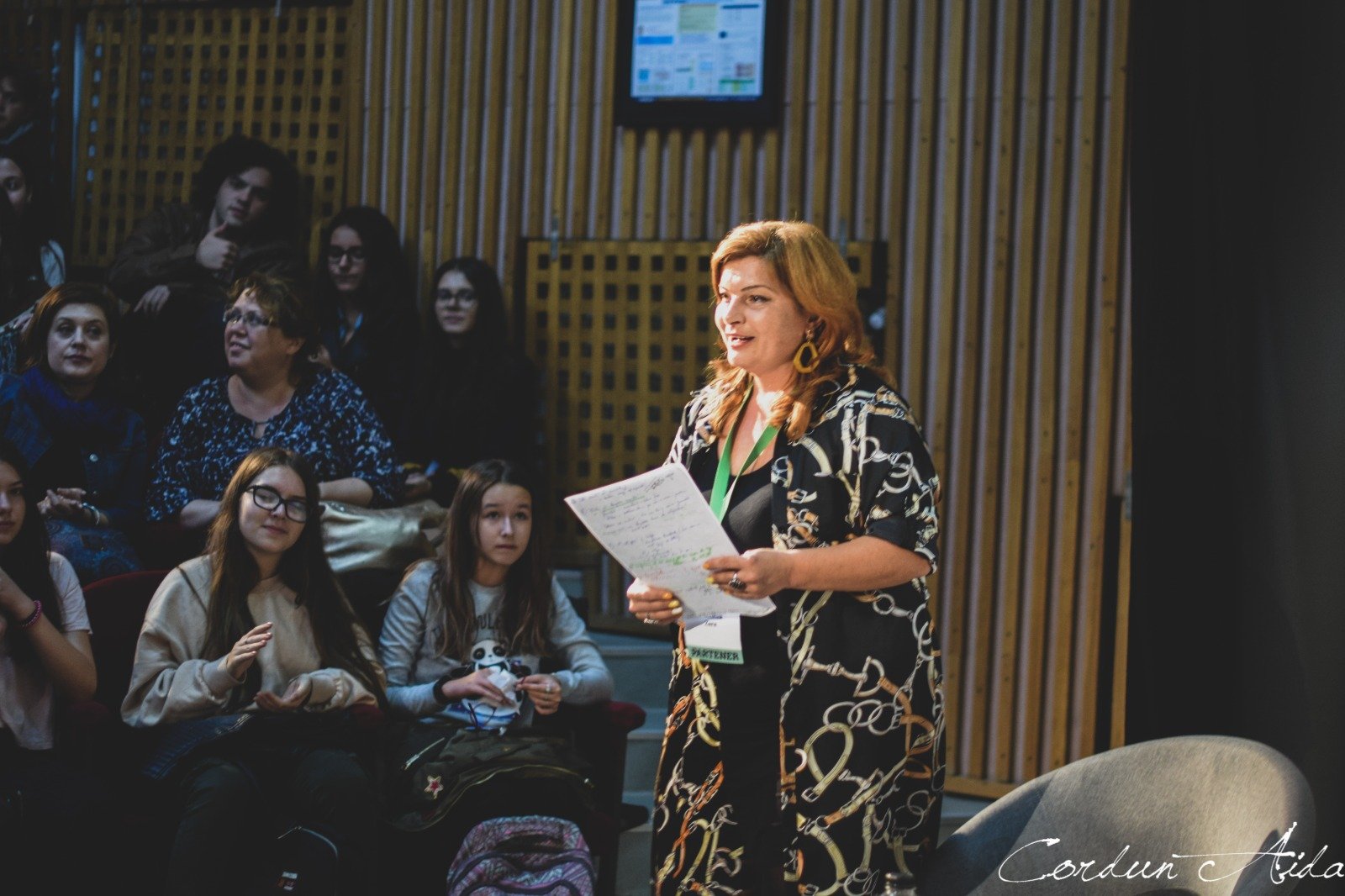 Secretele uneia dintre cele mai iubite de elevi profesoare din Iaşi. “Cinci principii de la care să nu te abaţi la clasă”