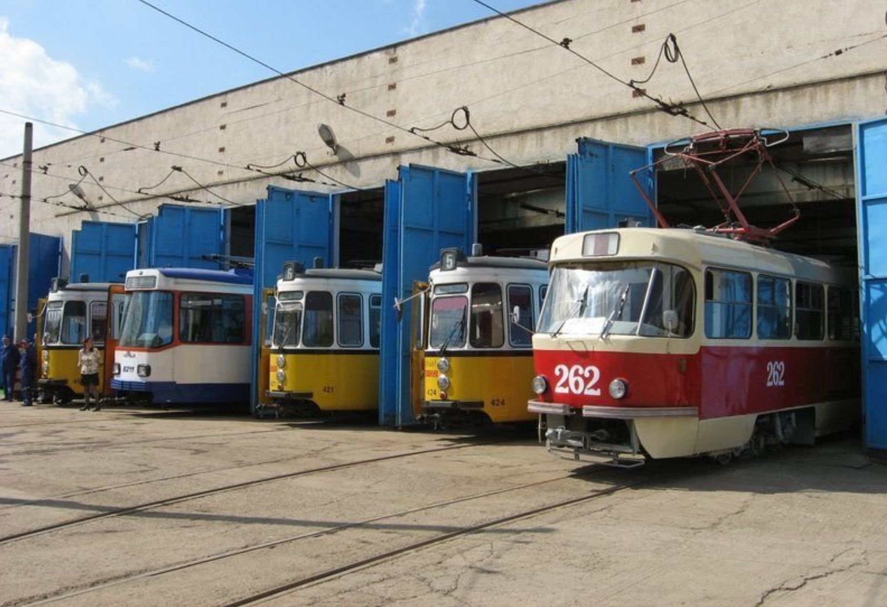  Depoul Dacia, mai greu de demolat decât de construit. Patru firme se bat în contestaţii