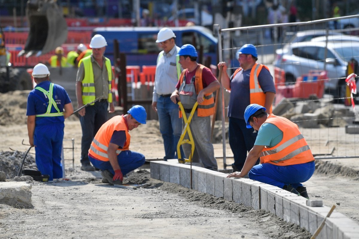  Analiză pe piaţa construcţiilor din Iaşi: angajaţi mai puţini decât în 2008, productivităţi scăzute. Finisorii nu-şi scot salariul?