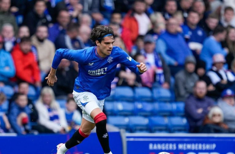 Ianis Hagi a dat o pasă de gol şi a comis un penalti în remiza, scor 3-3, dintre Rangers şi Hibernian