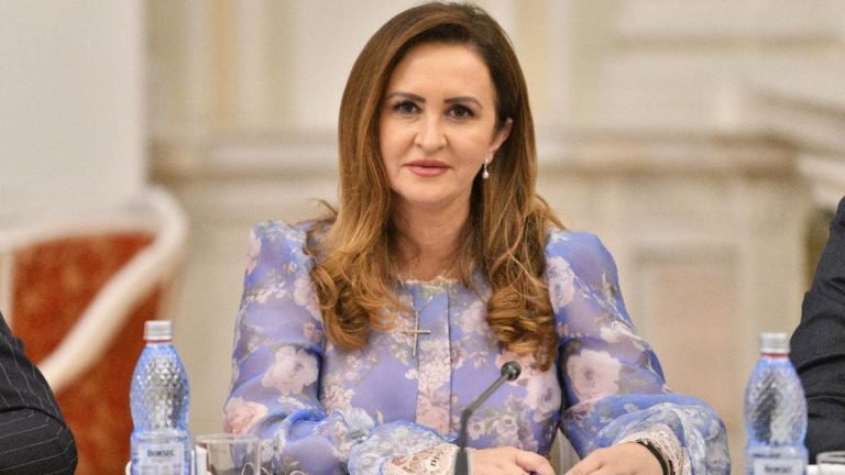 Intotero: Oamenii de cultură aduc plus valoare fiecărei ţări. De aceea, toţi cei care lucrează în domeniu cultural trebuie să beneficieze de salarii conform activităţii pe care o desfăşoară 