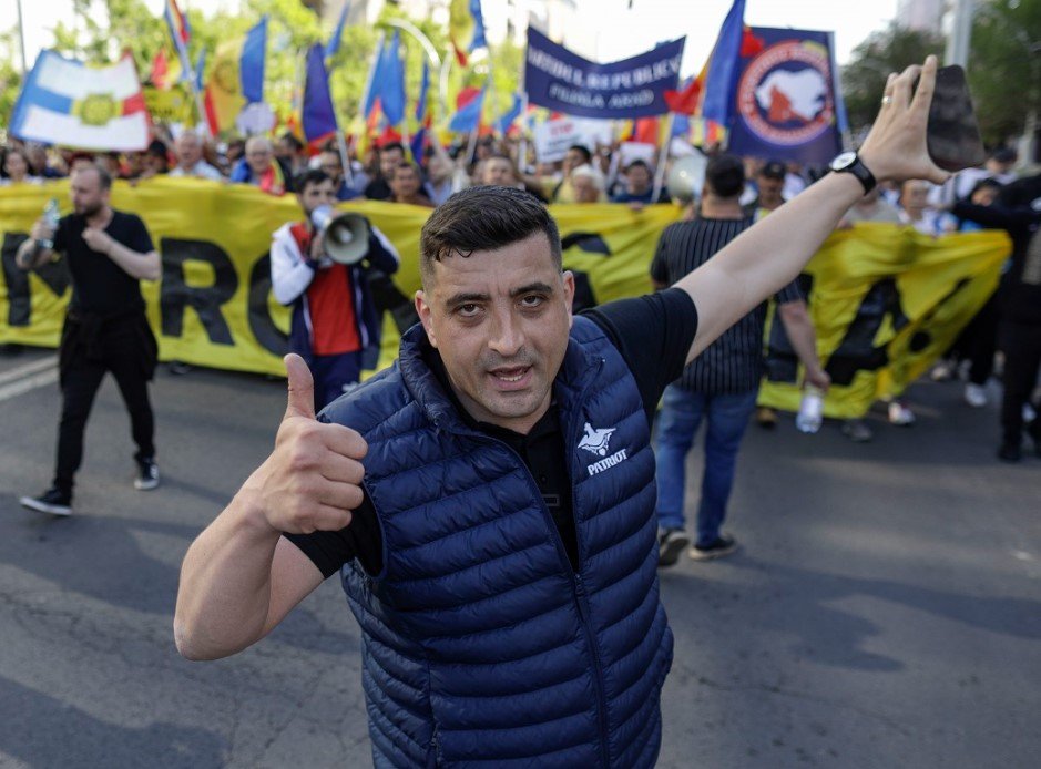 Polițist, cercetat după ce a participat la mitingul AUR din 1 martie, fapt interzis de lege