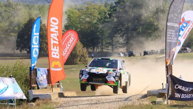 Argeș: Accident grav la Campionatul Naţional de Rally Cross. O roată s-a desprins dintr-un bolid, lovind doi spectatori