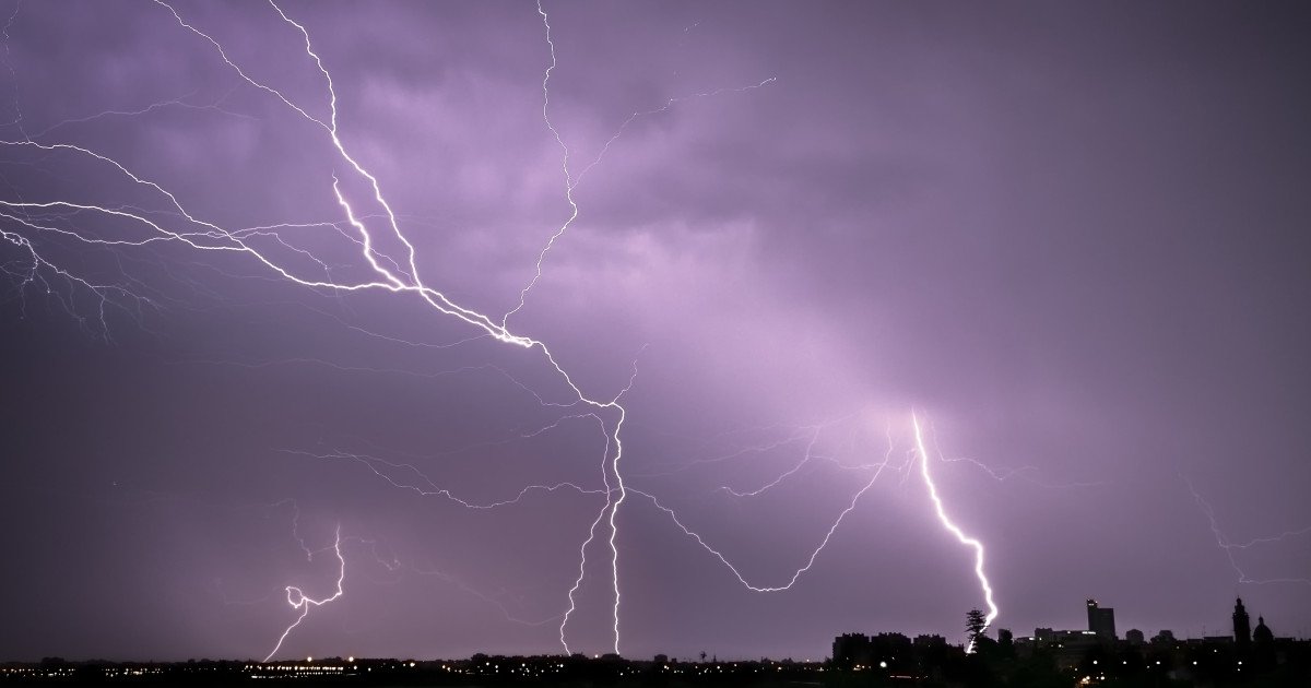  Cod roşu de furtună în judeţele Iaşi şi Neamţ