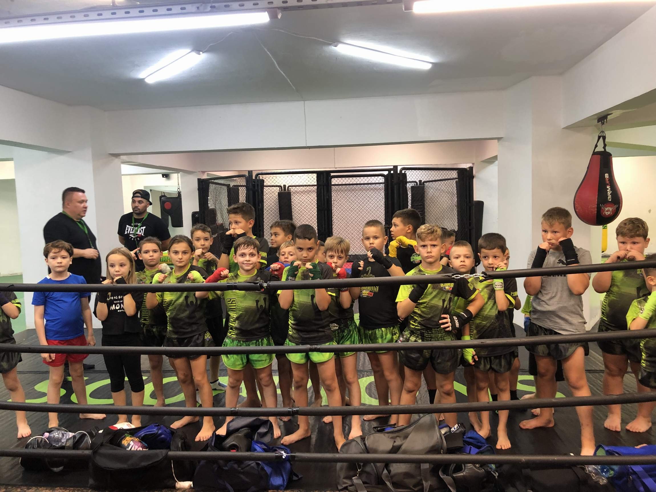 Clubul Scorpionilor: un altfel de afterschool. Iaşul are un campion mondial la kickboxing, la vârsta de 7 ani