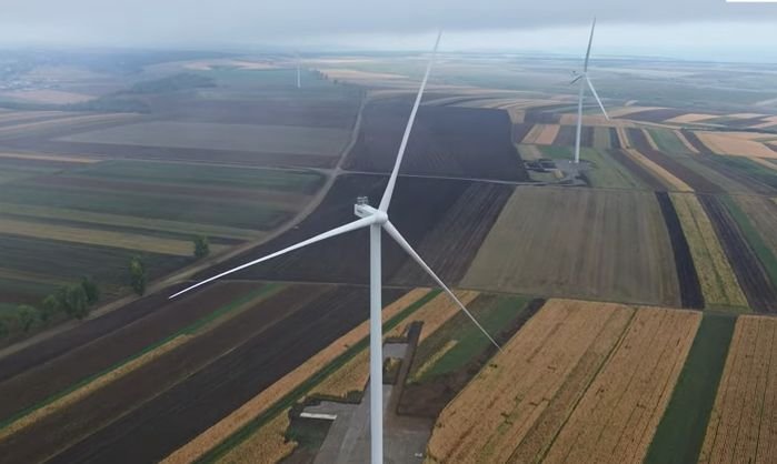 Energia eoliană acoperă 40% din consumul de electricitate al României, luni după-amiază