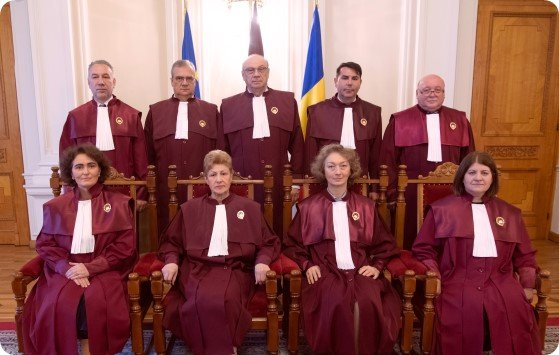 O amendă de 50 de lei și 6 ani de întârziere suspectă - Dedesubturile deciziei CCR care a „ucis” declarațiile de avere