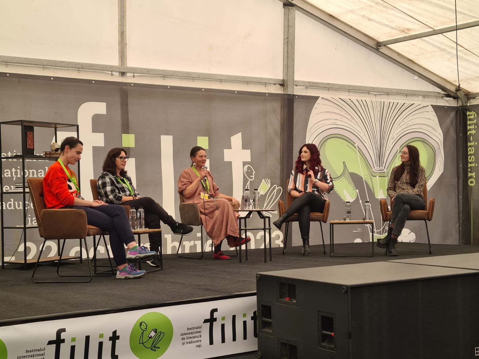 FILIT – E bun de citit neapărat doar originalul? Dar traducerea cum este? Inedită dezbatere acum la Casa FILIT