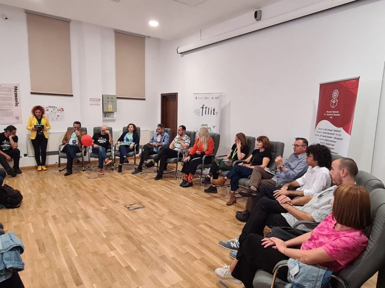 FILIT 2023 „Lucruri mărunte. Copilăria în comunism” la Casa Muzeelor VIDEO
